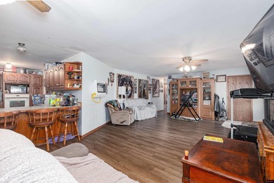 Ideal Family Retreat: This remarkable property offers an ideal - photo 15