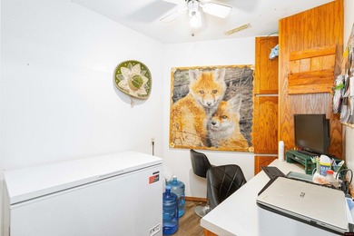 Ideal Family Retreat: This remarkable property offers an ideal - photo 20