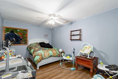 Ideal Family Retreat: This remarkable property offers an ideal - photo 21