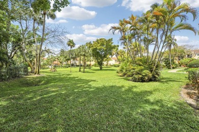 Welcome to fun Florida living at the Yacht Club, a hidden gem on - photo 7