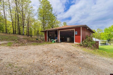 Ideal Family Retreat: This remarkable property offers an ideal - photo 30
