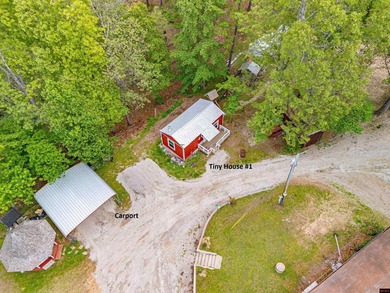 Ideal Family Retreat: This remarkable property offers an ideal - photo 33