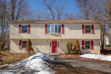 Lake Carobeth Home For Sale in Tobyhanna Pennsylvania