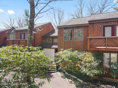 Big Boulder Lake Townhome/Townhouse For Sale in Lake Harmony Pennsylvania