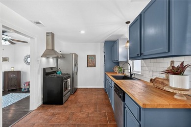 Charming coastal retreat in the heart of Corpus Christi! This - photo 12