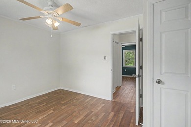 Located on a quiet cul-de-sac just north of I-10, this home - photo 12