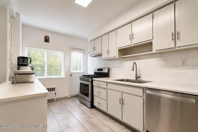 Opportunity awaits in Bensonhurst! This detached 2-family home - photo 13