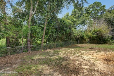 Located on a quiet cul-de-sac just north of I-10, this home - photo 15