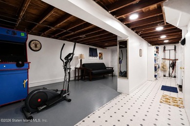 Opportunity awaits in Bensonhurst! This detached 2-family home - photo 17