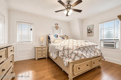 Opportunity awaits in Bensonhurst! This detached 2-family home - photo 21