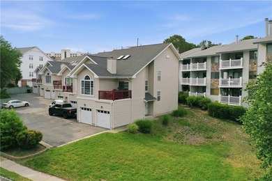 Exceptional opportunity to own this turnkey corner-unit condo - photo 2