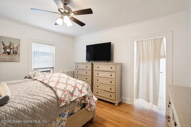 Opportunity awaits in Bensonhurst! This detached 2-family home - photo 22