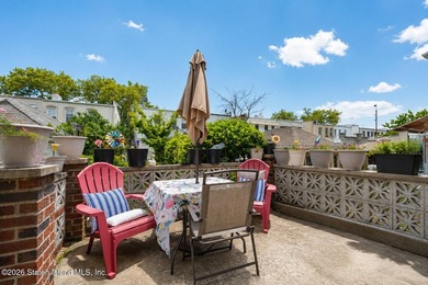 Opportunity awaits in Bensonhurst! This detached 2-family home - photo 27