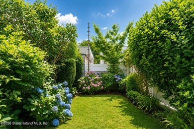 Opportunity awaits in Bensonhurst! This detached 2-family home - photo 29