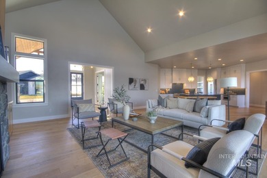 Created by Canyon Crest Homes, this gorgeous modern lodge sits - photo 14