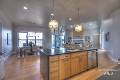 Created by Canyon Crest Homes, this gorgeous modern lodge sits - photo 22