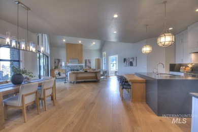 Created by Canyon Crest Homes, this gorgeous modern lodge sits - photo 26