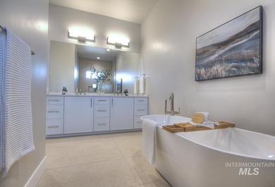Created by Canyon Crest Homes, this gorgeous modern lodge sits - photo 32