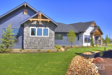 Created by Canyon Crest Homes, this gorgeous modern lodge sits - photo 41