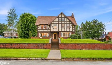 Perched on a corner lot with sweeping views of the Mississippi - photo 1