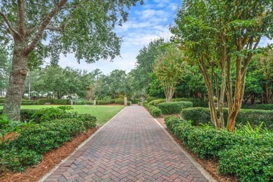 Embrace an easy coastal lifestyle with bayfront charm and - photo 50