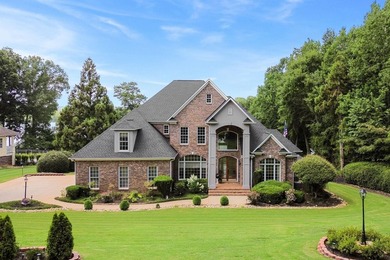 Welcome to 227 Woodlake Dr, an extraordinary lakefront retreat - photo 7