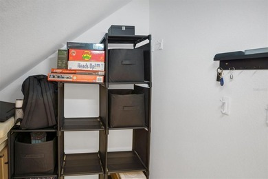 Welcome to this beautifully maintained, move-in ready townhome - photo 10