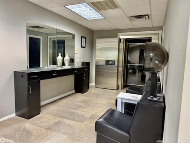 Great opportunity to purchase a commercial property with a large - photo 8