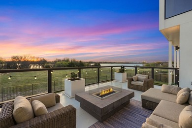 A striking custom-built modern residence overlooking the lake - photo 14