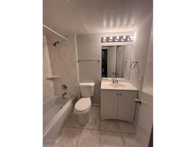 FOR SALE - Investor Friendly Condo! Second-floor 1 bedroom, 1 - photo 21