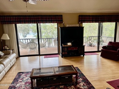 YOU'LL LOVE LAKE LIFE!* VACATION AT HOME!* Spacious home on - photo 22