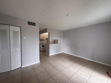 FOR SALE - Investor Friendly Condo! Second-floor 1 bedroom, 1 - photo 24