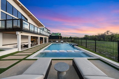 A striking custom-built modern residence overlooking the lake - photo 25