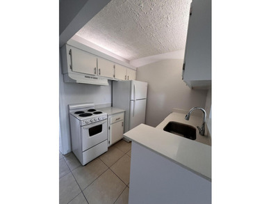 FOR SALE - Investor Friendly Condo! Second-floor 1 bedroom, 1 - photo 25