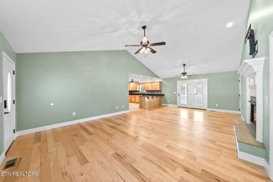 Back on Market due to buyer's not being able to get their - photo 7