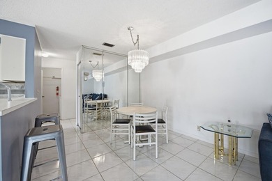 The perfect Delray Beach location with a maintenance-free - photo 4