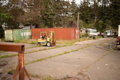 Directly across from the bay, this commercial lot offers a - photo 2