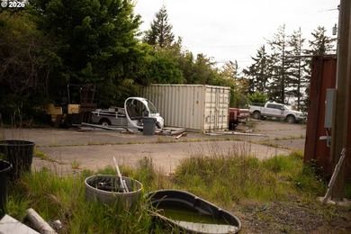 Directly across from the bay, this commercial lot offers a - photo 3