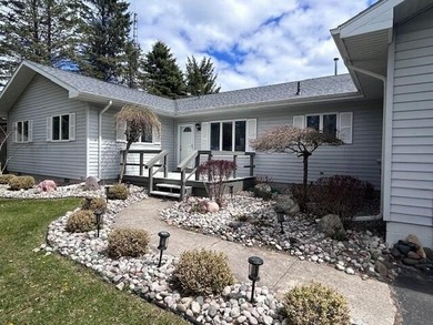 Owned since 2003, the sellers have carefully maintained this - photo 3