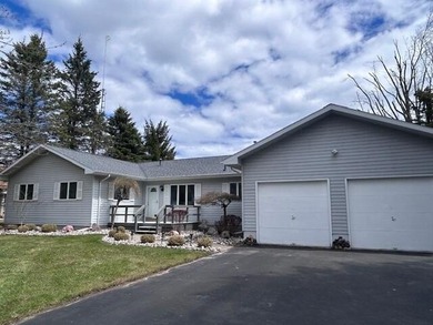 Owned since 2003, the sellers have carefully maintained this - photo 8