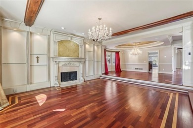 Unparalleled Lakefront Luxury! Rare chance to own this exquisite - photo 16