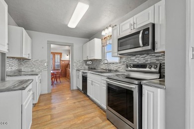 Offered for the first time in four generations, this exceptional - photo 24