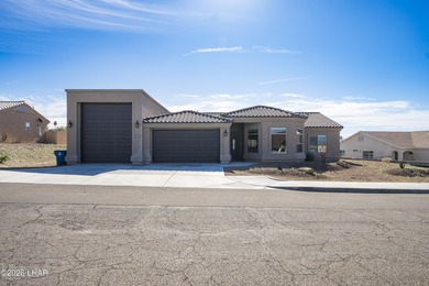 Beautifully designed 3 bedroom, 2 bathroom home featuring a - photo 6