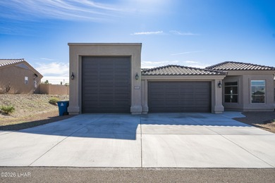 Beautifully designed 3 bedroom, 2 bathroom home featuring a - photo 7