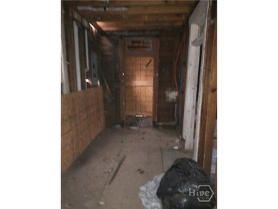Single family home ready for restoration with additional lot on - photo 8