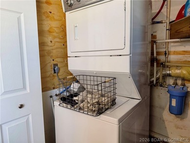 Nestled on 6.1 private acres, this exceptional 2 bed 2 1/2 bath - photo 30