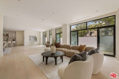 Welcome to 425 Palm in Prime Beverly Hills. Residence 101 offers - photo 1