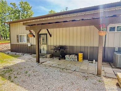 Nestled on 6.1 private acres, this exceptional 2 bed 2 1/2 bath - photo 36