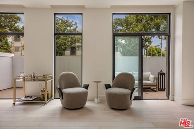 Welcome to 425 Palm in Prime Beverly Hills. Residence 101 offers - photo 6