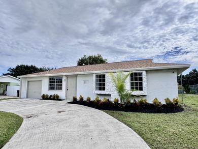 St. Lucie River Home For Sale in Port Saint Lucie Florida